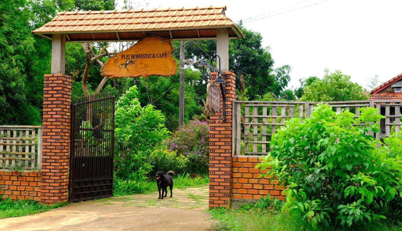 Plei Homestay & Cafe Плей Ку Екстериор снимка